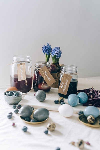 Farvede påskeæg bliver også rigtig smukke med naturfarver.